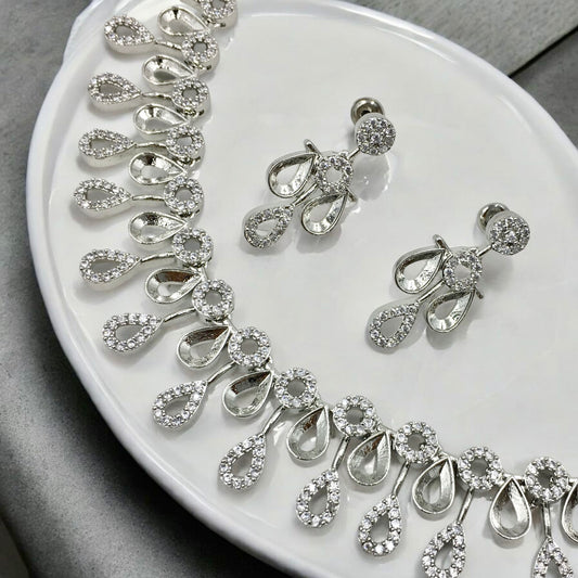 TRISHA AD NECKLACE SET