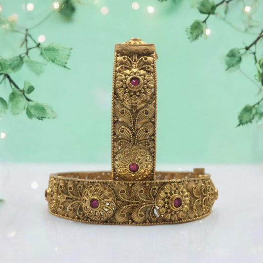 AKSHARA BRASS BANGLE SET