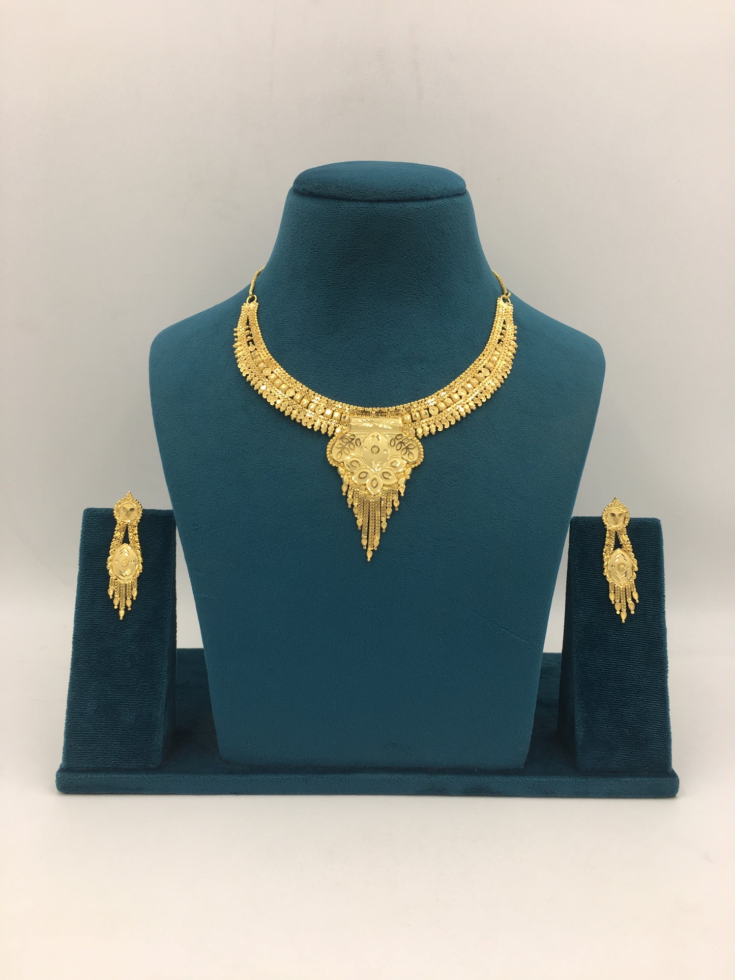 HARITHA FORMING NECKLACE SET