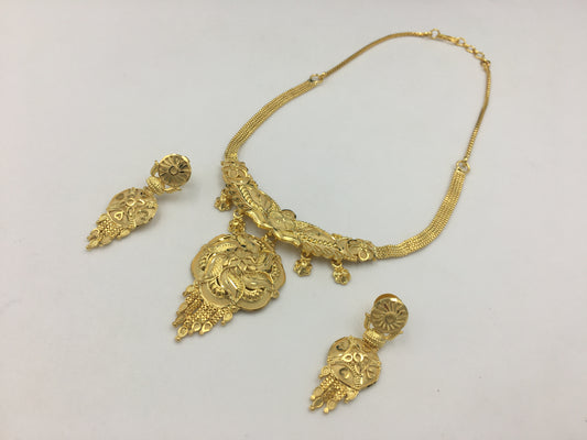 PAVITRA FORMING NECKLACE SET