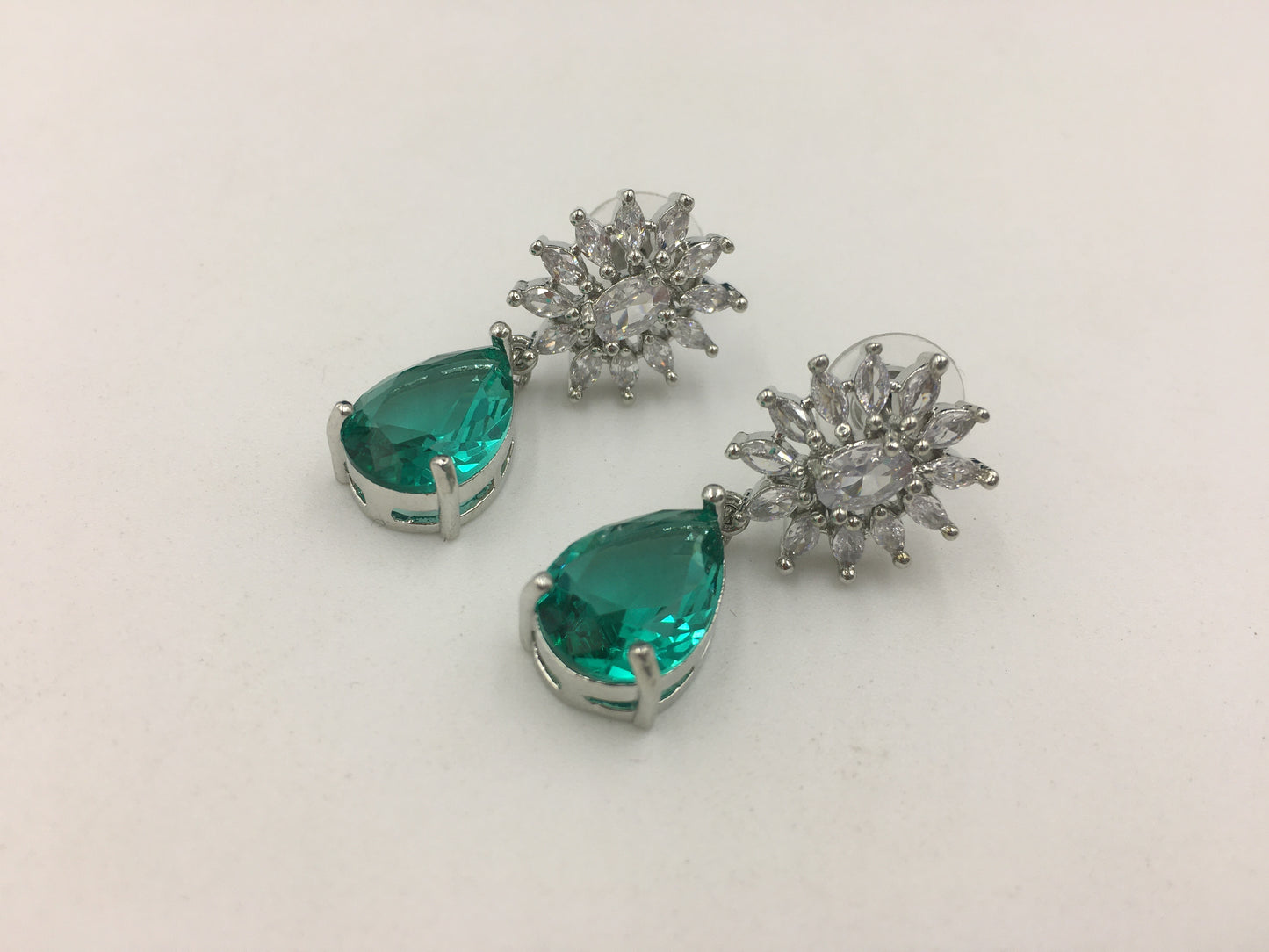 VERA AD NECKLACE SET