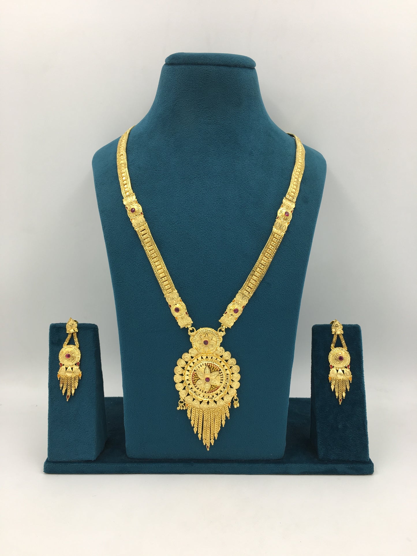 YUVIKA FORMING NECKLACE SET