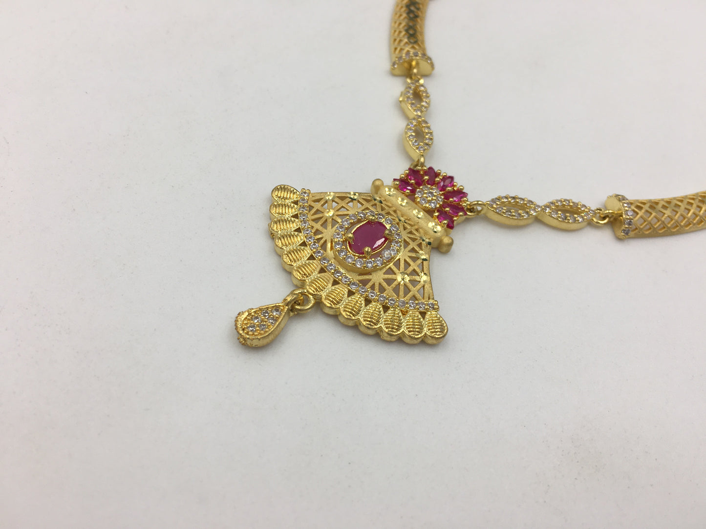 SUJATHA FORMING NECKLACE SET
