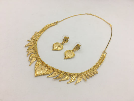 SREENIDHI FORMING NECKLACE SET