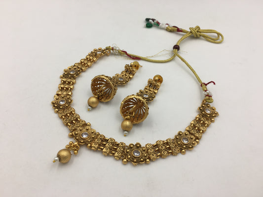 TANVIKA GOLDEN NECKLACE SET