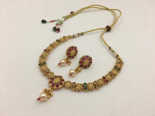 VRITIKA GOLDEN NECKLACE SET