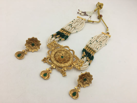 TANUSHREE GOLDEN NECKLACE SET