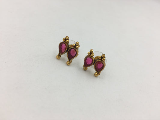 YUVIKA GOLDEN NECKLACE SET