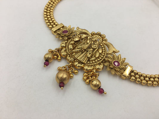 MAITREYI GOLDEN NECKLACE SET