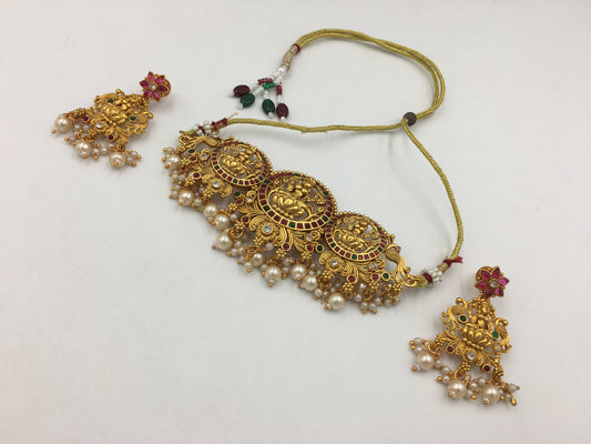 SHRAVANI GOLDEN NECKLACE SET