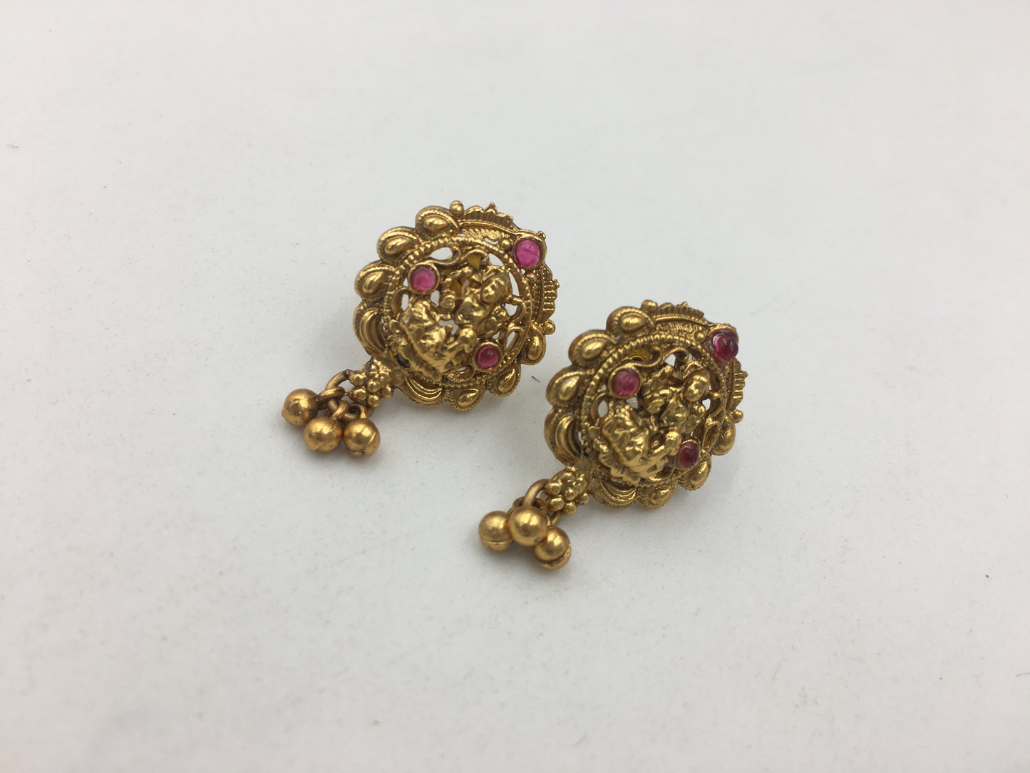 DIVISHA GOLDEN NECKLACE SET