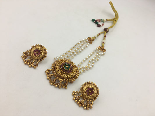 NIVEDITA GOLDEN NECKLACE SET