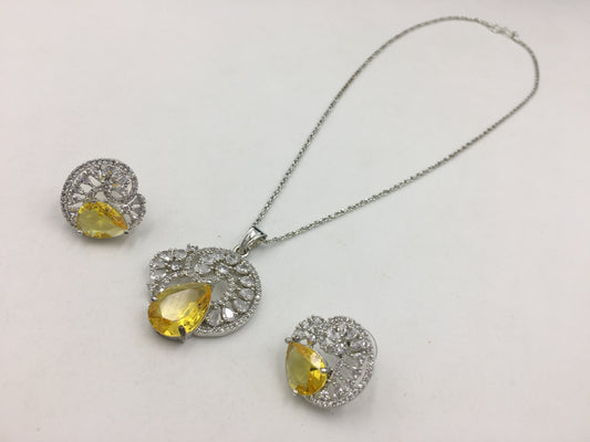 MONIQUE AD CHAIN PENDANT