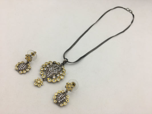 ARABELLA AD CHAIN PENDANT