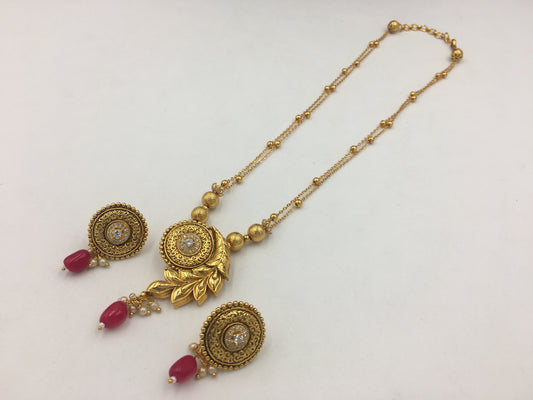 MADELINE AD CHAIN PENDANT