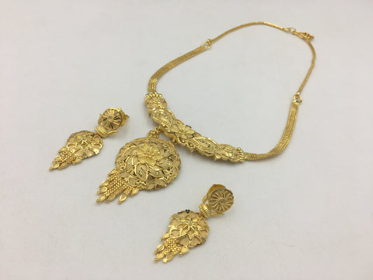 SIREESHA FORMING NECKLACE SET