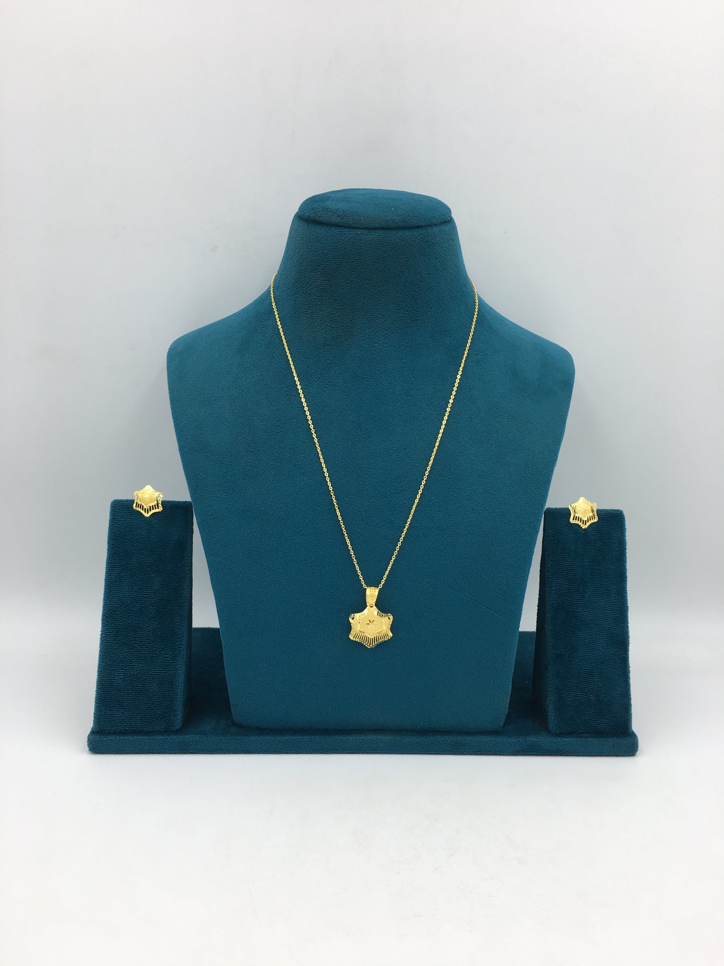 RISHIKA 1 GRAM FORMING CHAIN PENDANT
