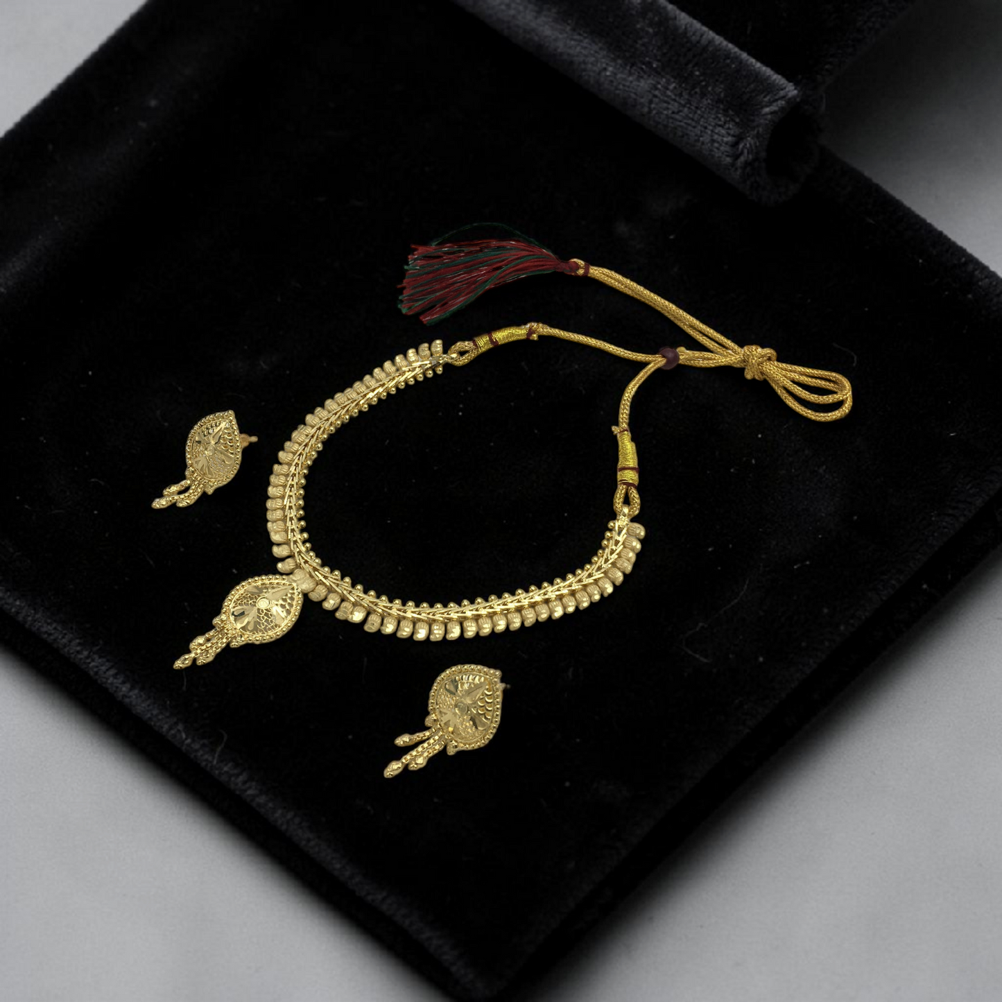 KANAK TARIKA ONE GRAM FORMING SHORT NECKLACE SET WITH EARRINGS