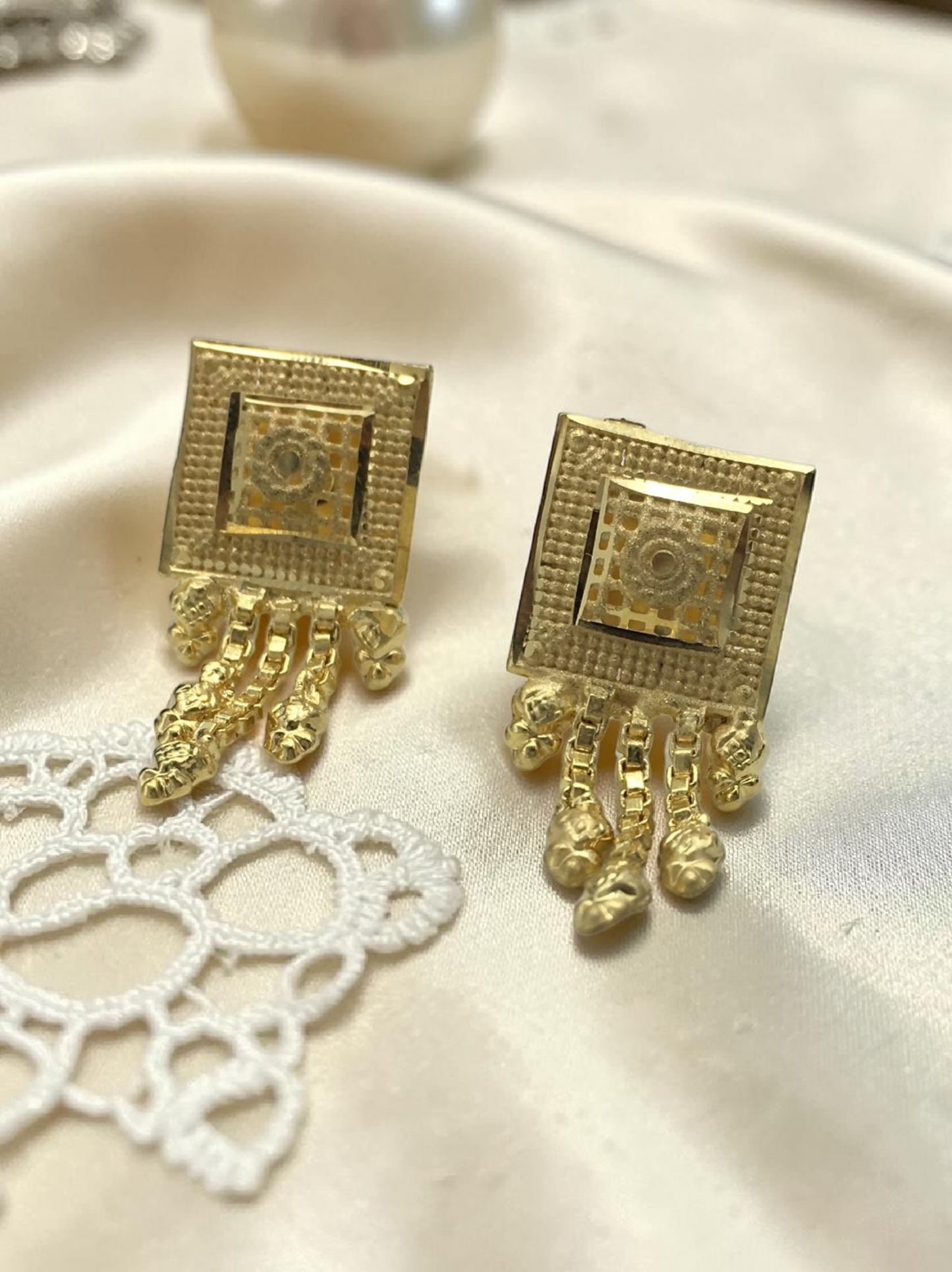 KANAK CHOWKI ONE GRAM FORMING SHORT NECKLACE SET WITH EARRINGS