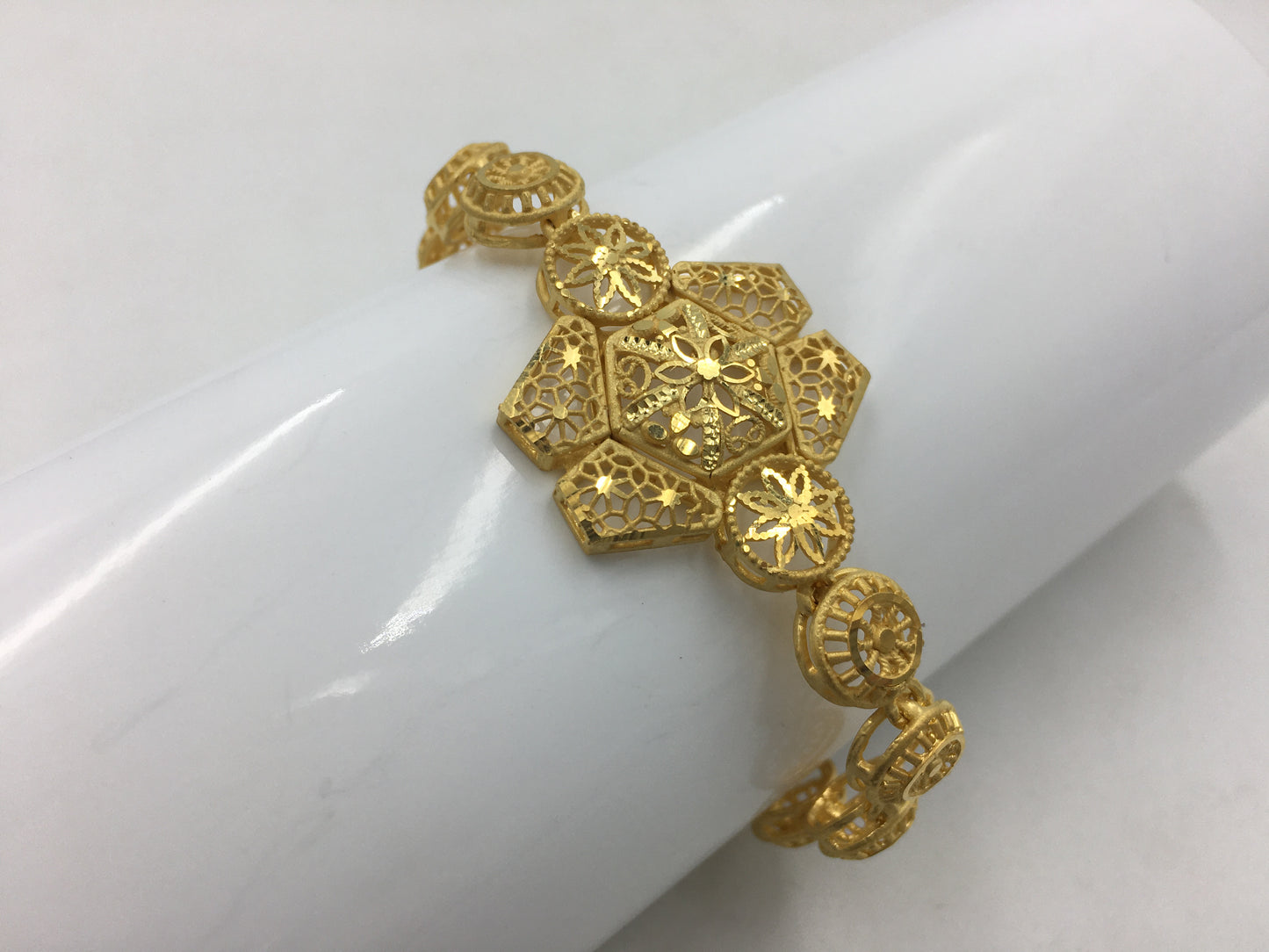 SRESHTA FORMING WOMEN BRACELET