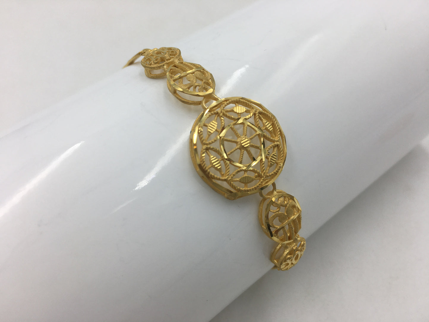 RITHISHA FORMING WOMEN BRACELET