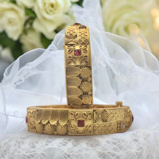 ZARIAH RAJWADI BRASS BANGLES
