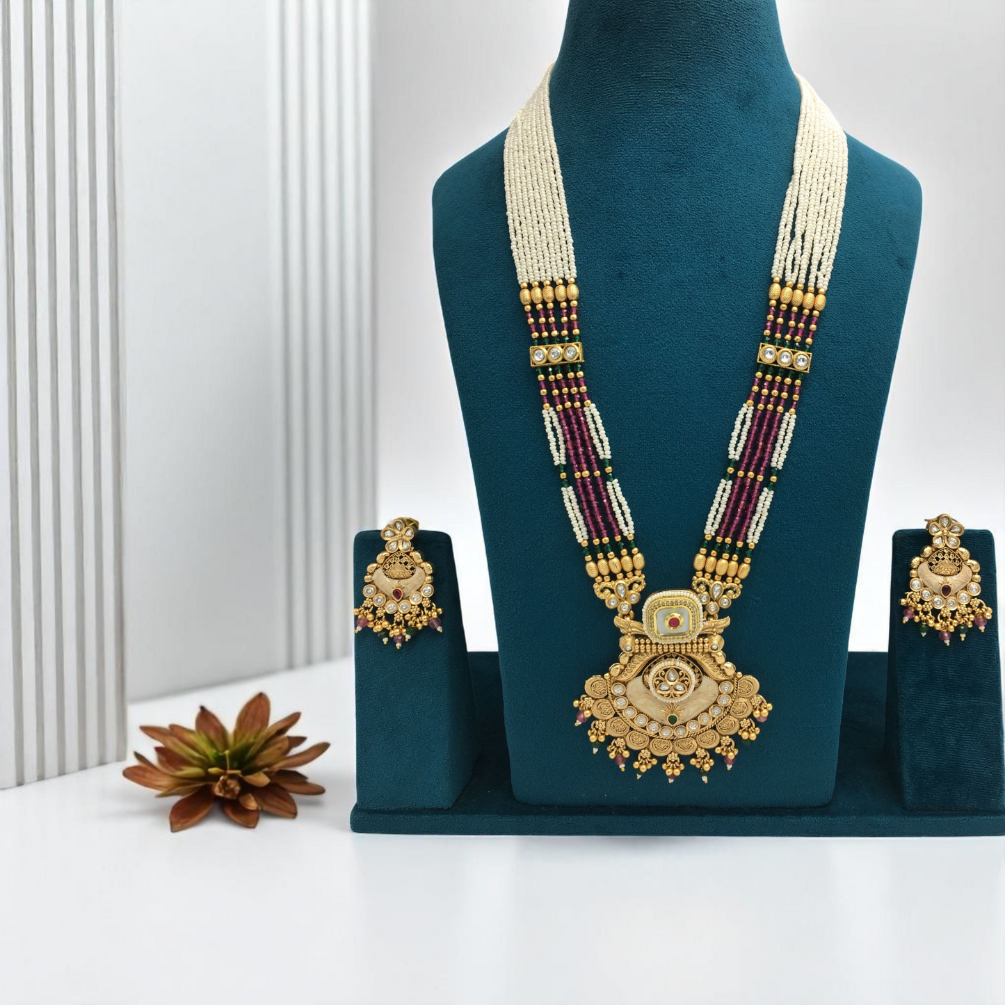 IZZA BRASS NECKLACE SET