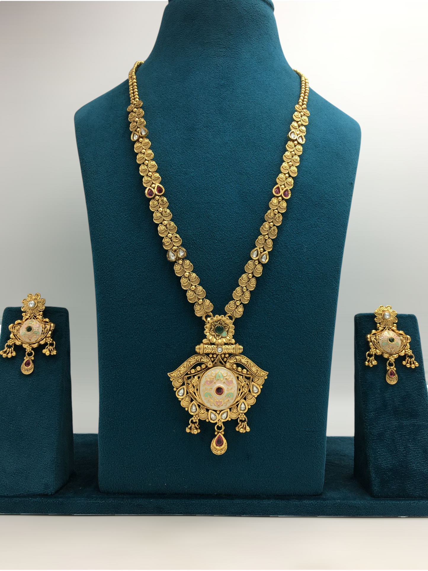 NAVIKA BRASS NECKLACE SET