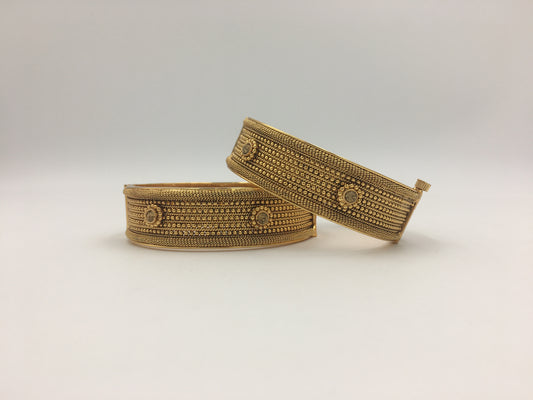 MAHIRA RAJWADI BRASS BANGLES