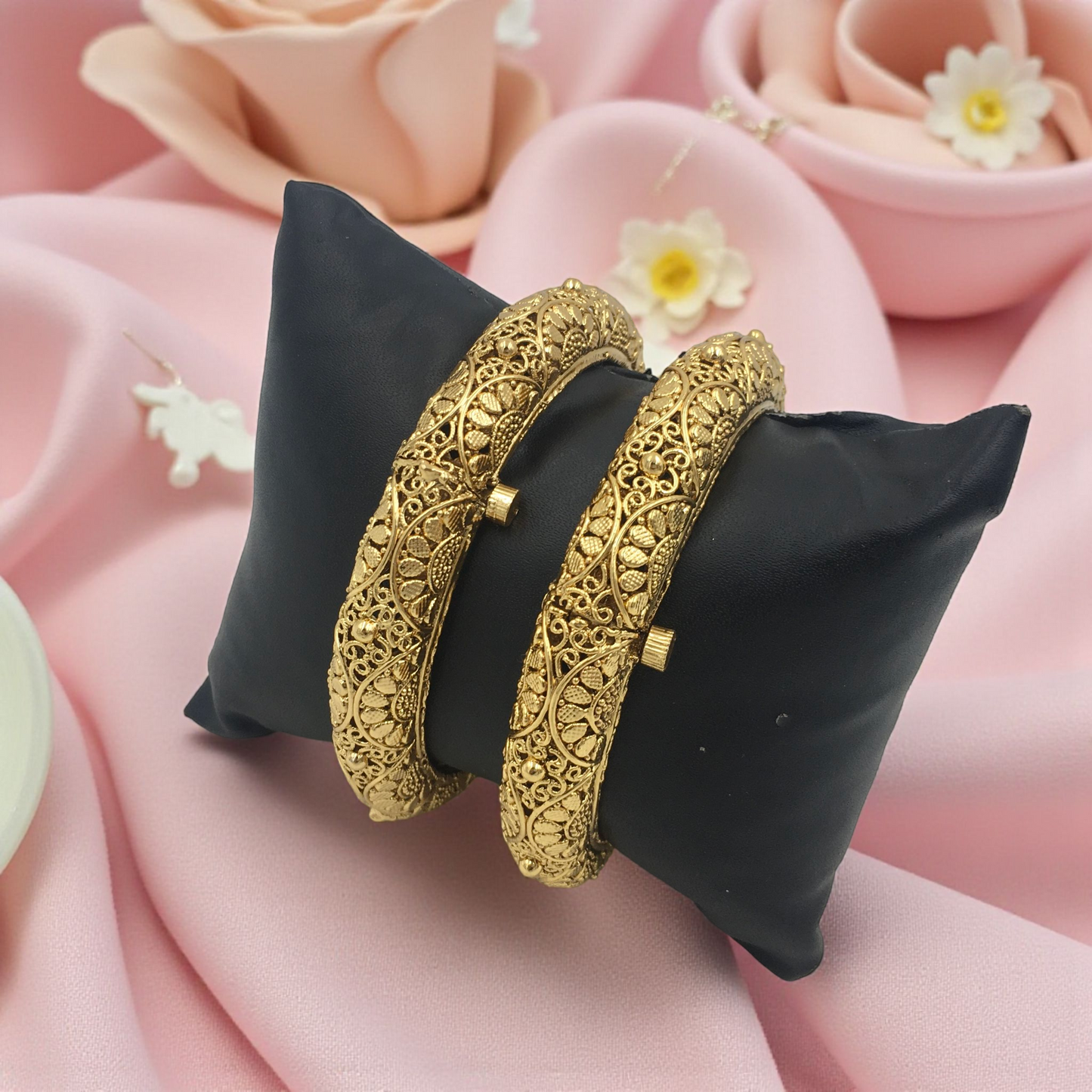 RITANSHI RAJWADI BRASS BANGLES