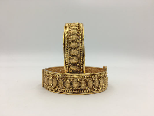SOLSTICE RAJWADI BRASS BANGLES
