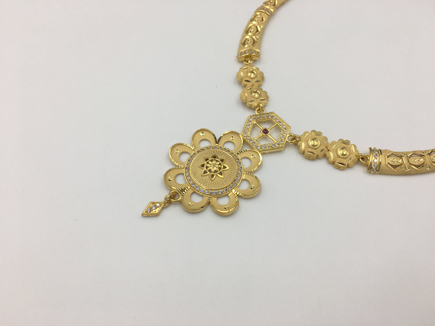 ELOISE FORMING NEKCLACE SET