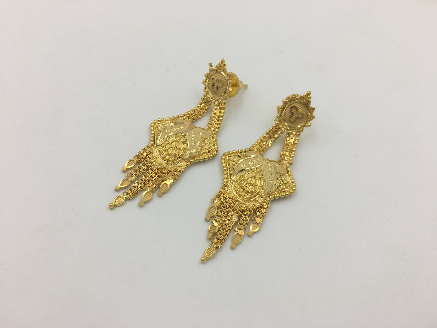VANSHIKA FORMING LONG NECKLACE SET