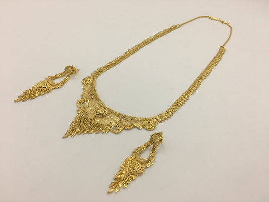 AVANTIKA FORMING LONG NECKLACE SET