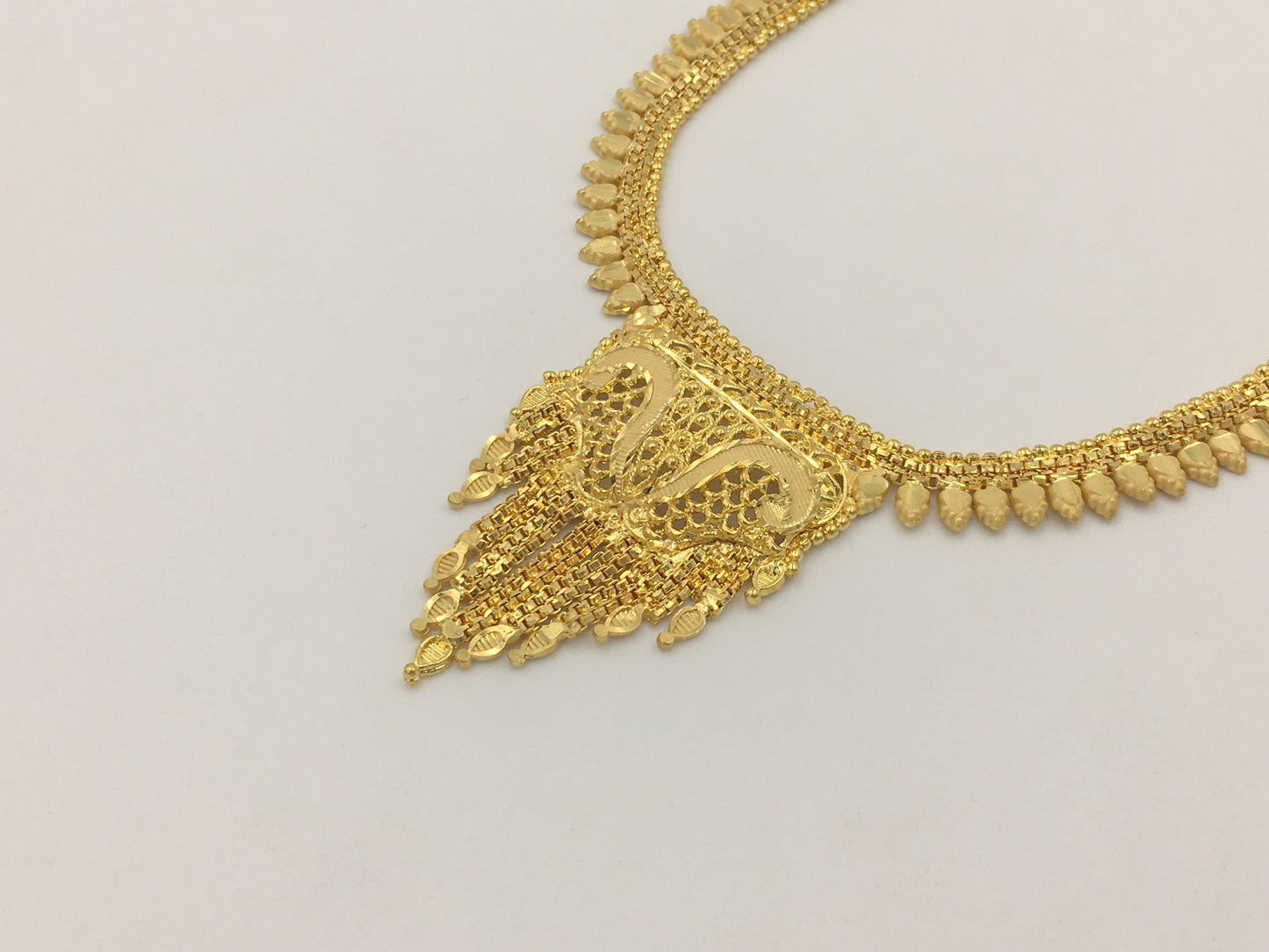 AARAVI FORMING LONG NECKLACE SET