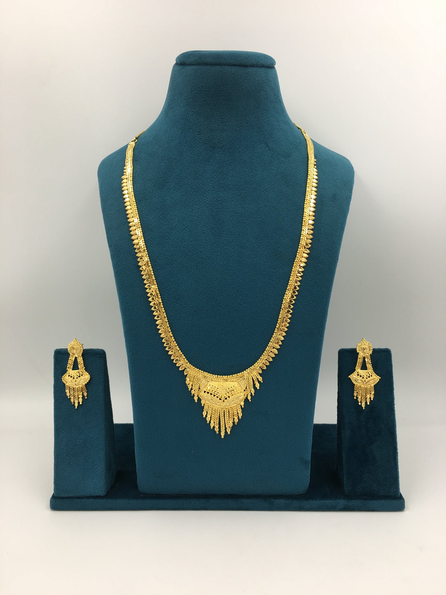 ANAHITA FORMING LONG NECKLLACE SET