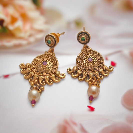 NAINA GOLDEN NECKLACE SET