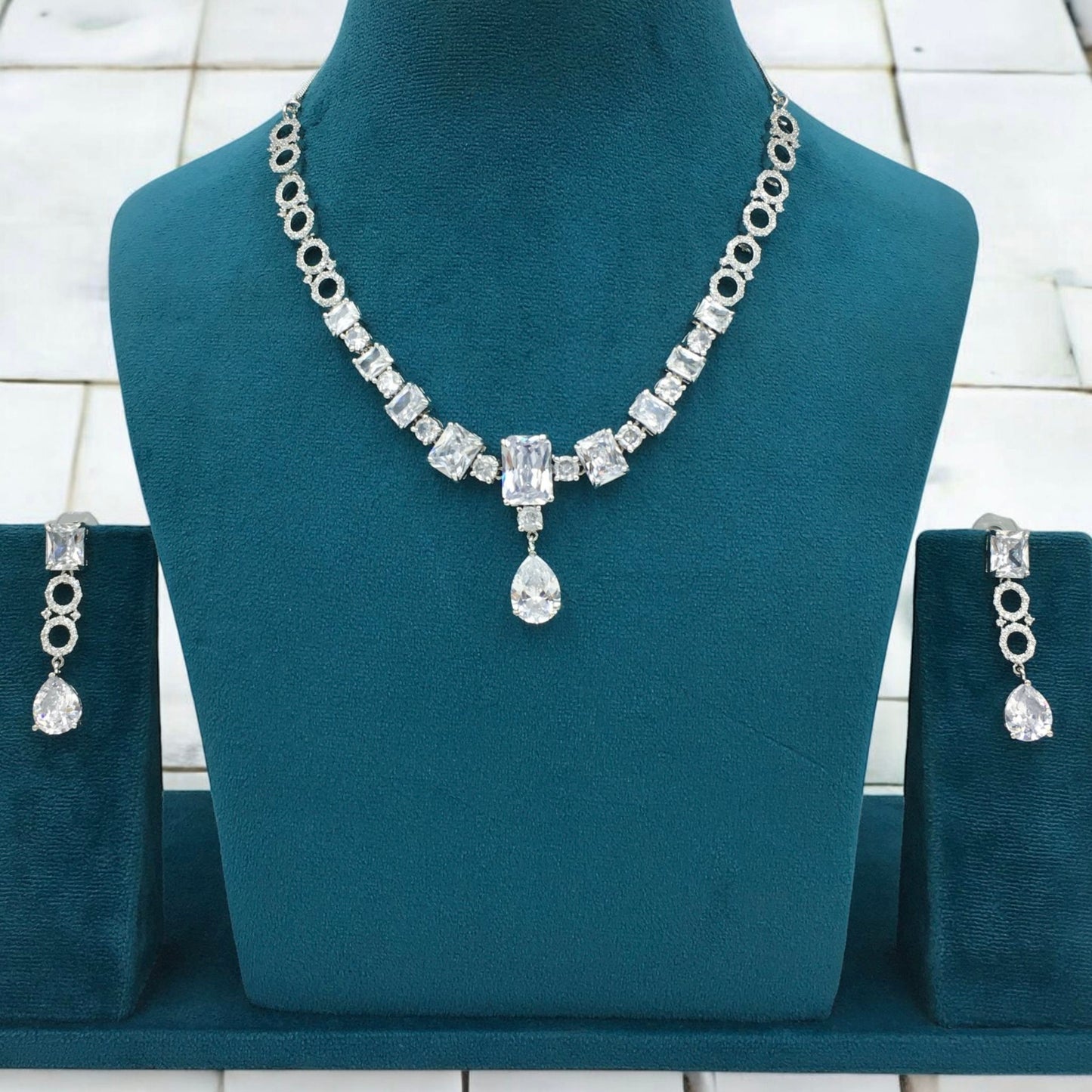 VIHA AD NECKLACE SET