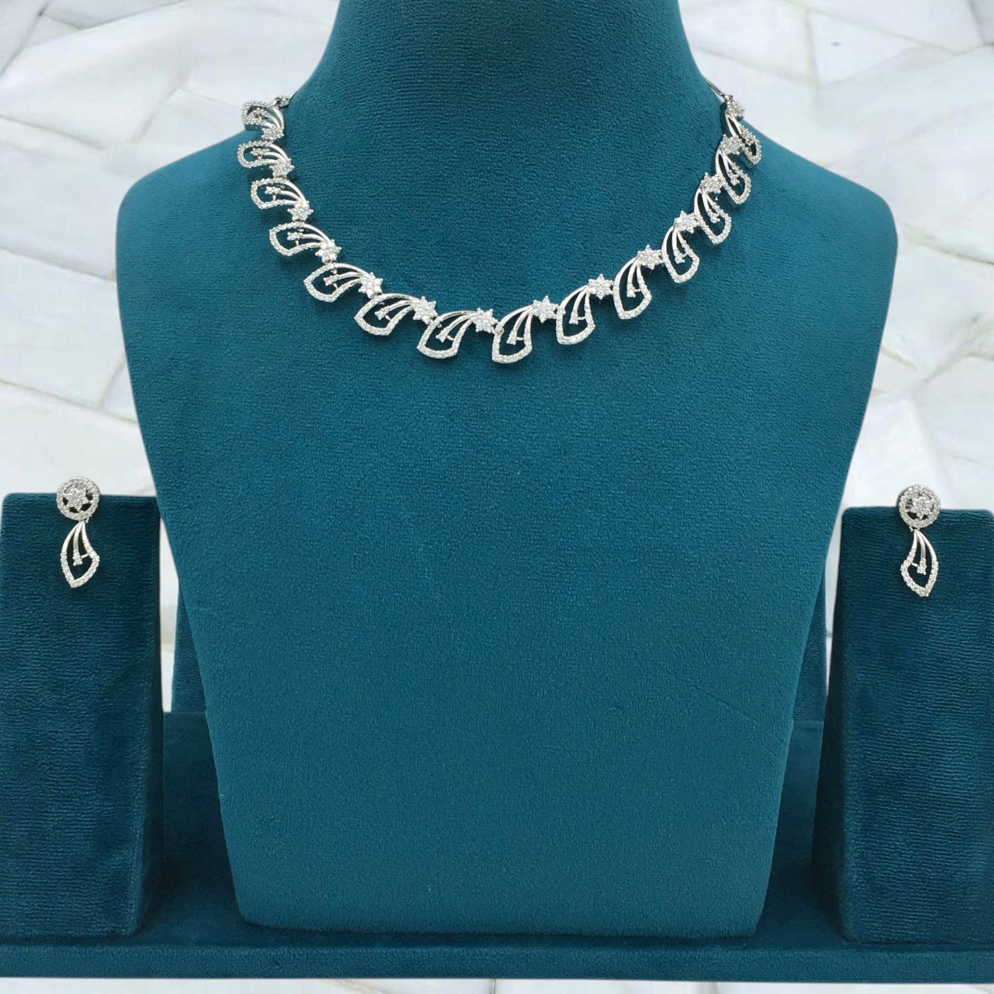JURI AD NECKLACE SET