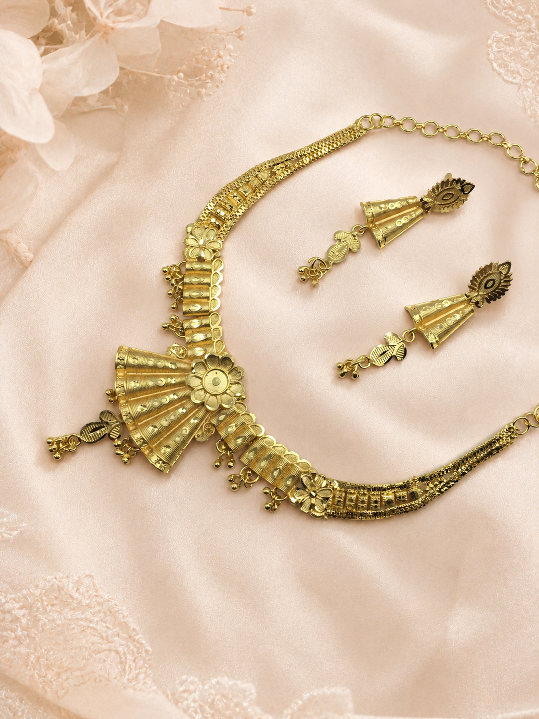 ROYAL FAN BLOOM MICRO GOLD PLATED NECKLACE SET WITH EARRINGS FOR WOMEN | TRADITIONAL GOLD FINISH JEWELLERY