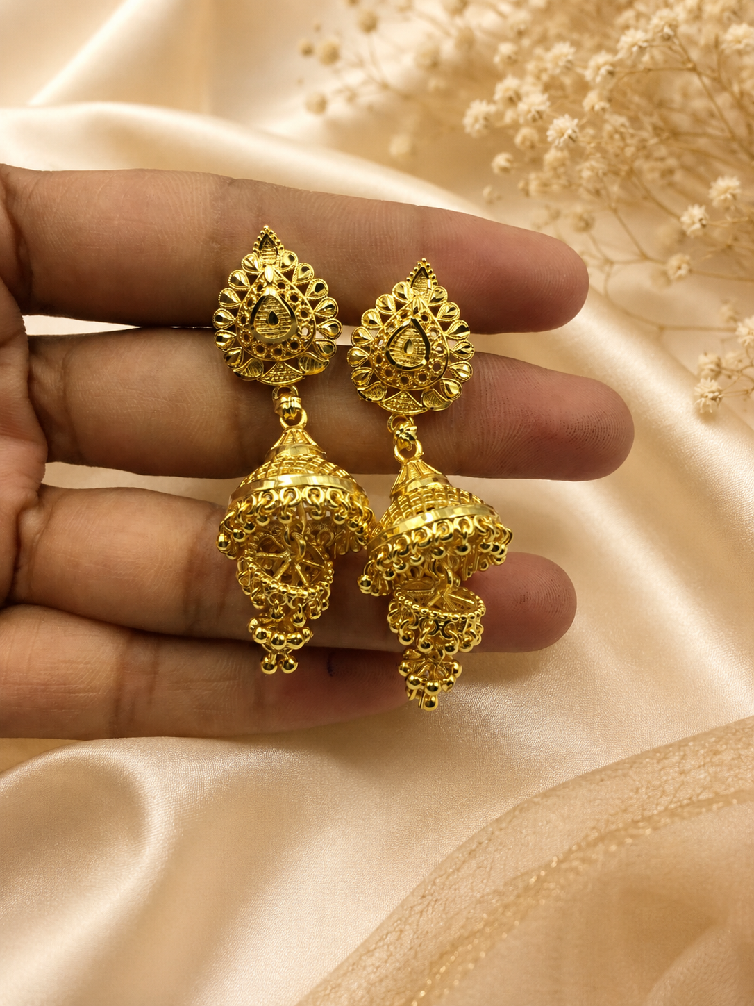 SAANVI MICRO GOLD PLATED JHUMKI EARRINGS FOR WOMEN | PREMIUM BRASS TRADITIONAL JHUMKA