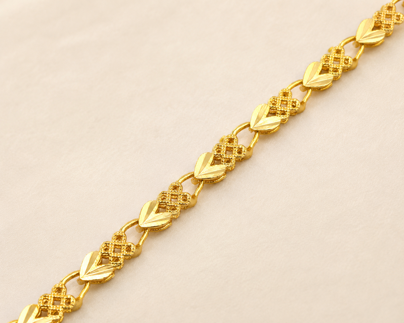 HEART LINK MICRO GOLD PLATED BRACELET FOR WOMEN