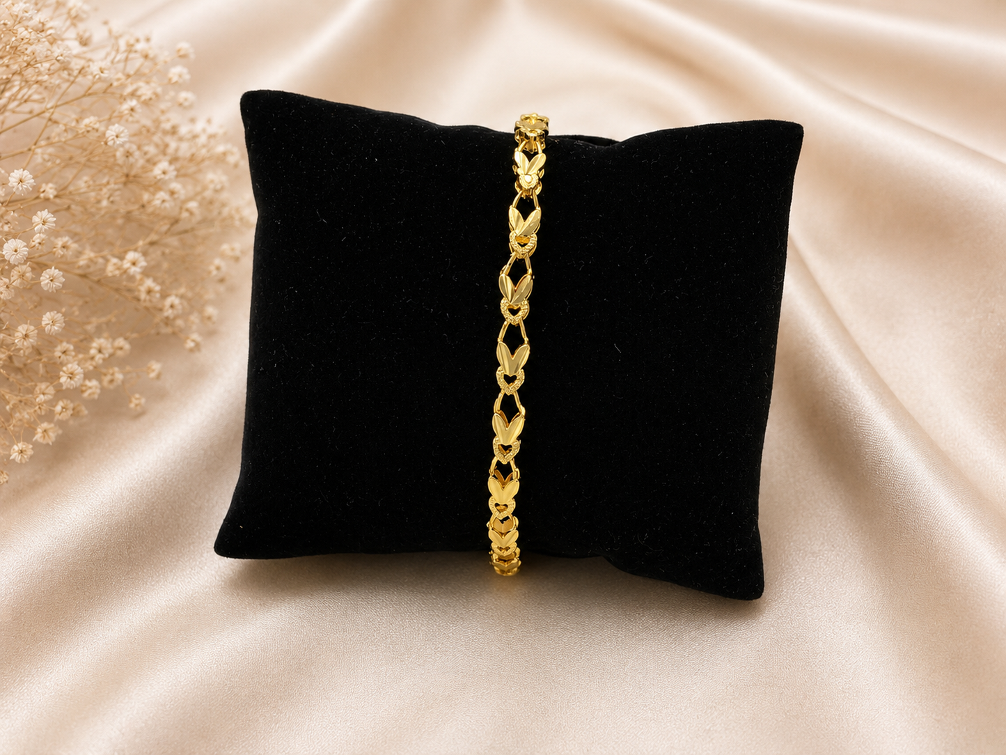 HEARTFALL GOLD BRACELET FOR WOMEN