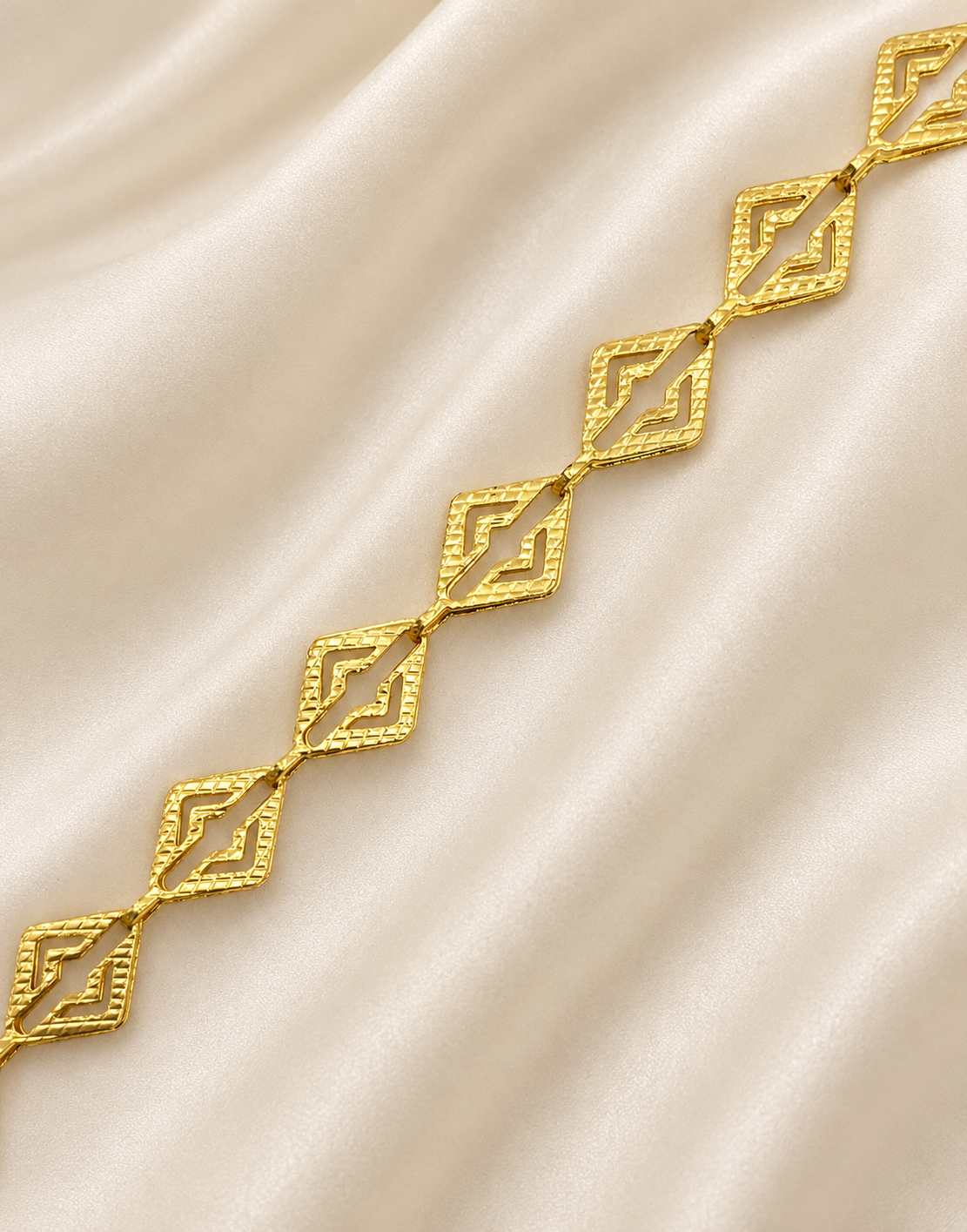 GEOMETRIC AURA GOLD BRACELET
