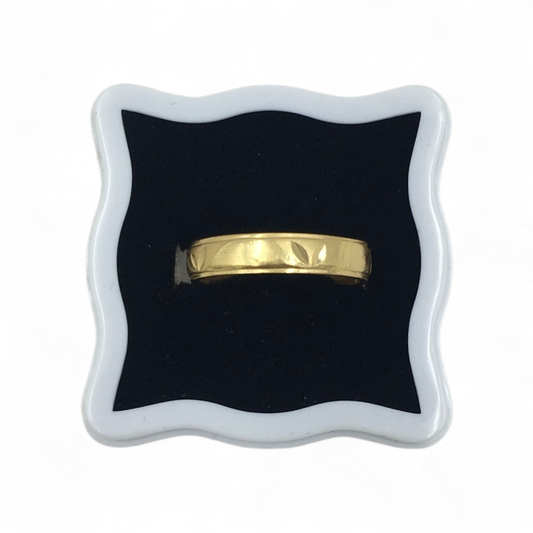 MINIMAL LEAF ENGRAVED GOLD BAND LADIES RING