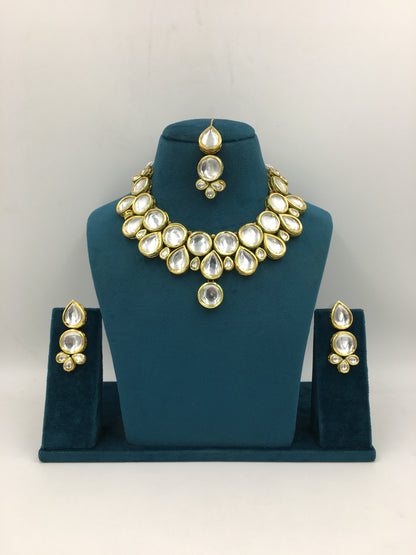 LIVIA KUNDAN NECKLACE SET