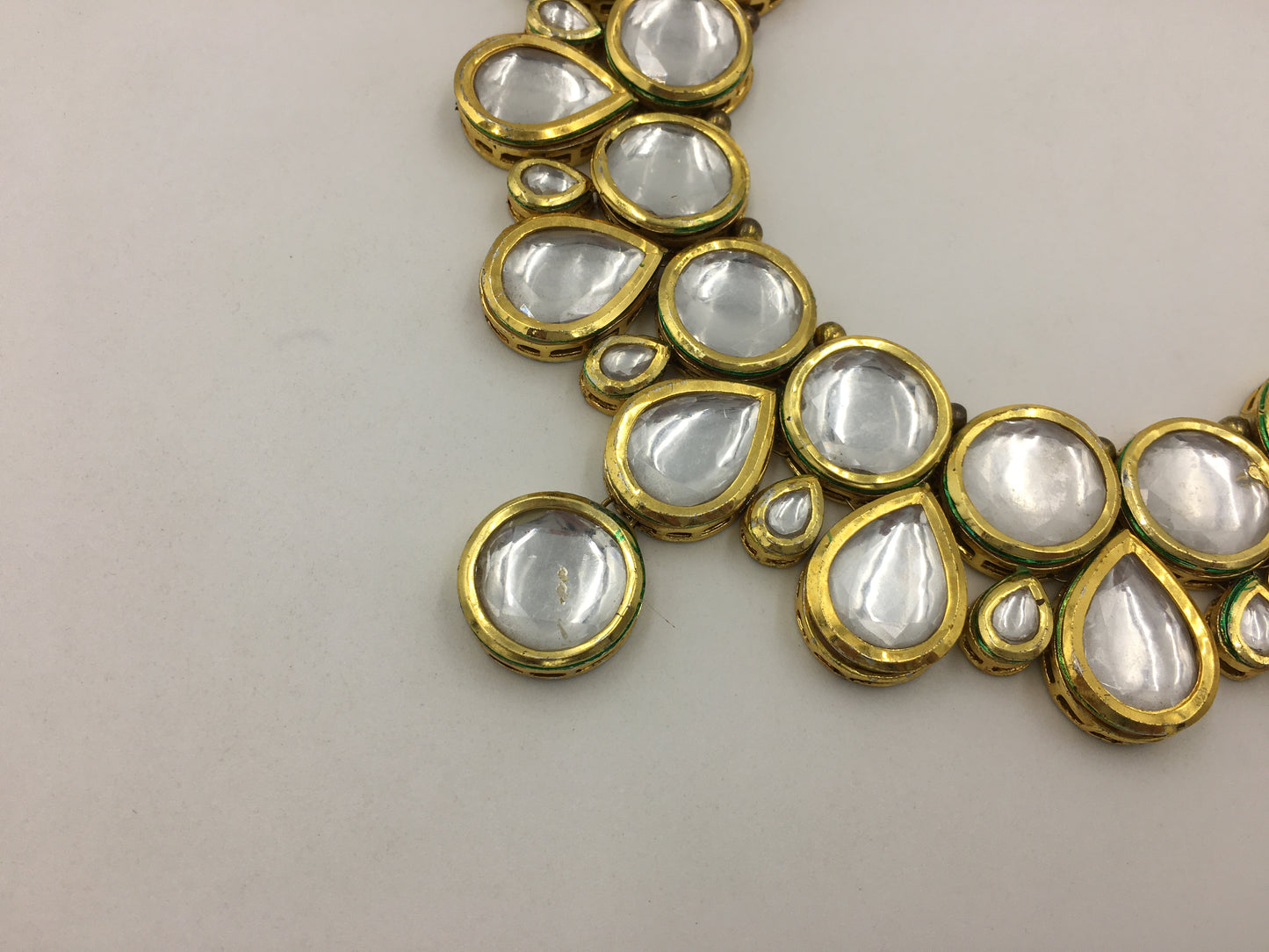 LIVIA KUNDAN NECKLACE SET