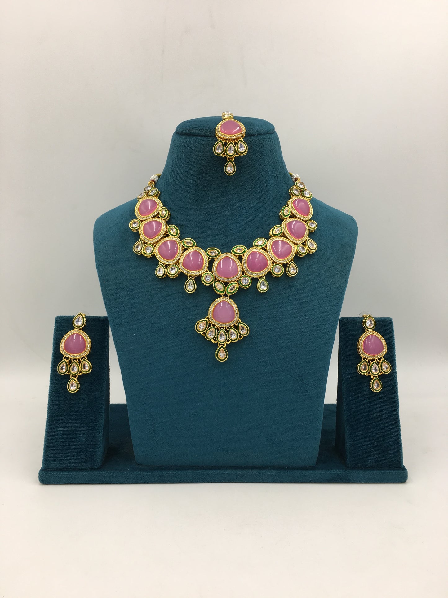 ISABELLE KUNDAN NECKLACE SET