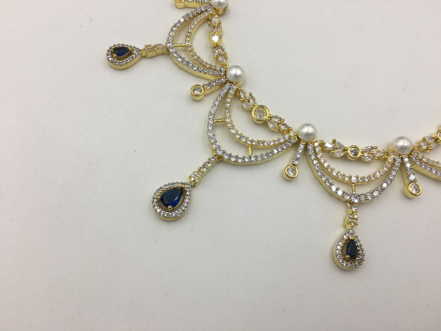 LORELIE AD NECKLACE SET
