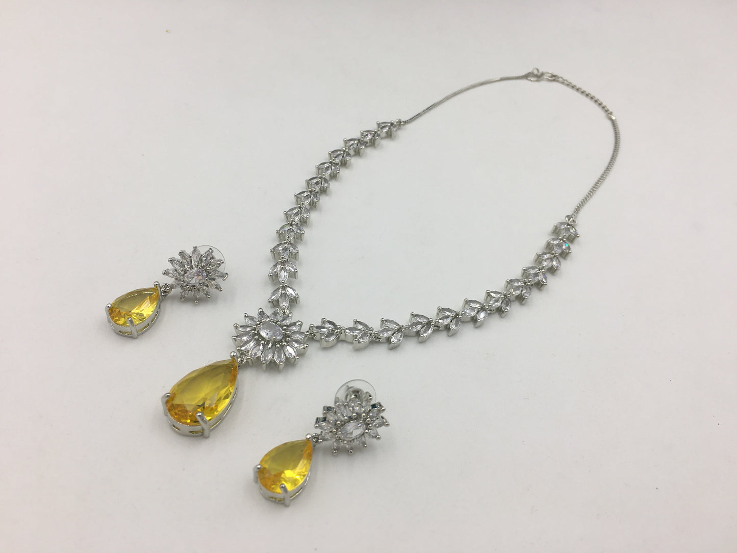 IVY AD NECKLACE SET